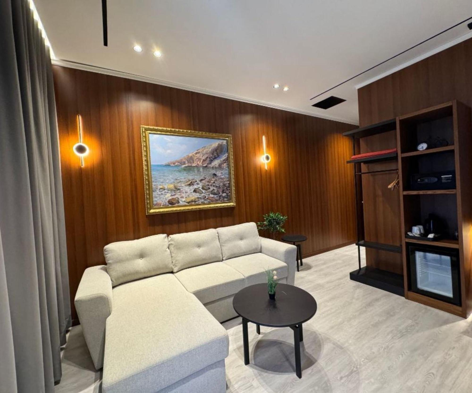 Area Hotel Εξαμίλιο Εξωτερικό φωτογραφία