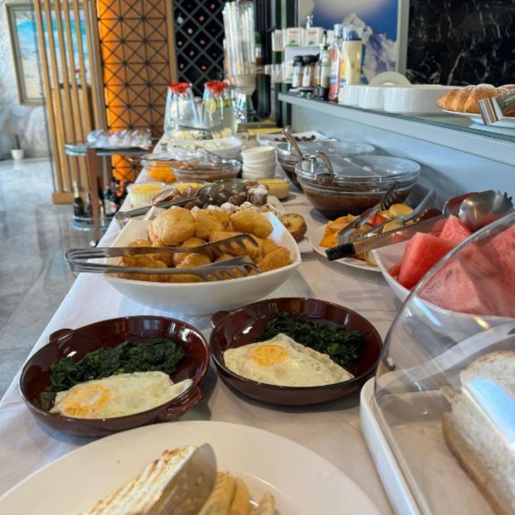 Area Hotel Εξαμίλιο Εξωτερικό φωτογραφία